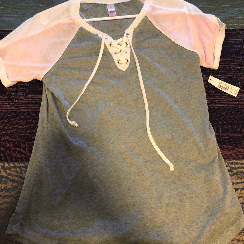 No boundaries large pink and grey shirt